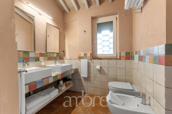 Image No.20-16 Bed Hotel for sale