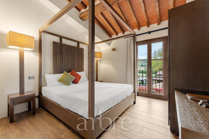 Image No.21-16 Bed Hotel for sale