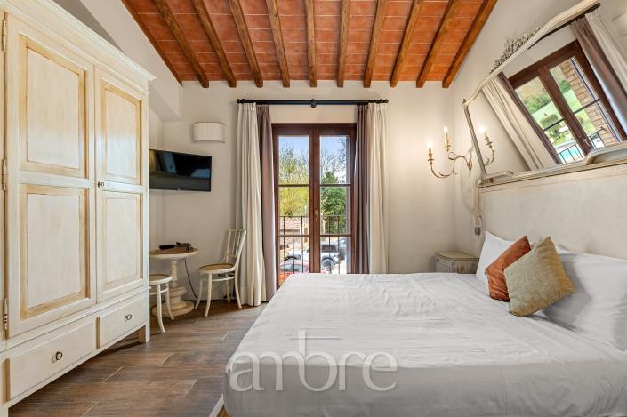 Image No.12-16 Bed Hotel for sale