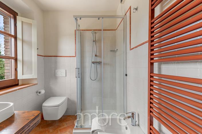 Image No.17-16 Bed Hotel for sale