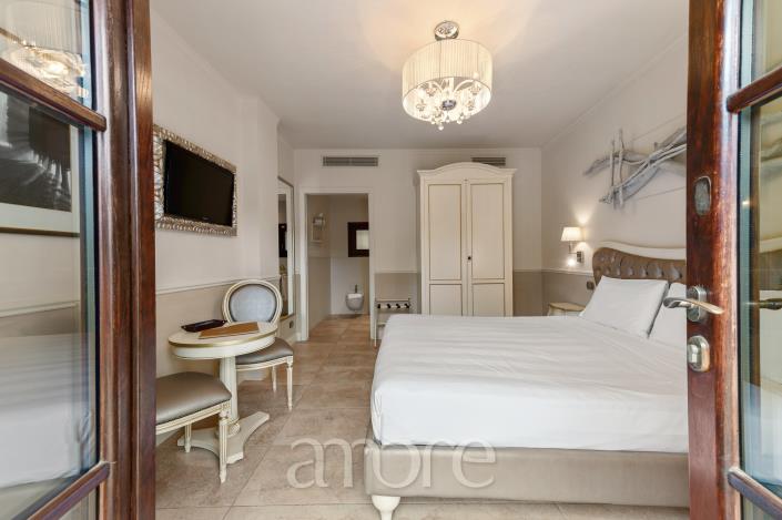 Image No.9-16 Bed Hotel for sale