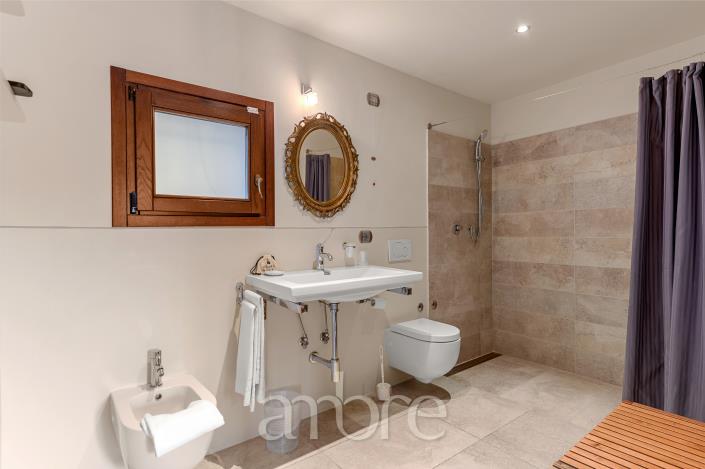 Image No.13-16 Bed Hotel for sale