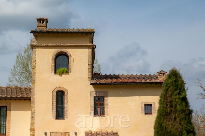 Image No.3-16 Bed Hotel for sale