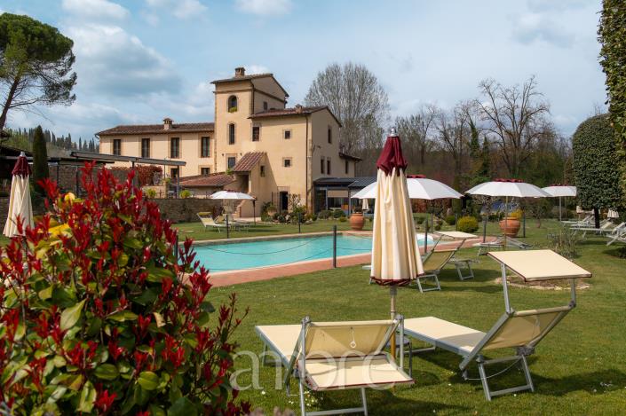 Image No.31-16 Bed Hotel for sale