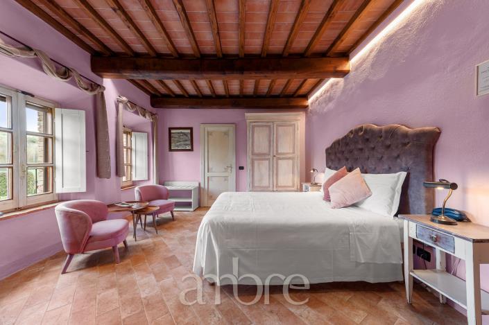 Image No.23-16 Bed Hotel for sale