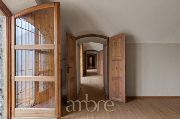 Image No.14-5 Bed Chateaux for sale