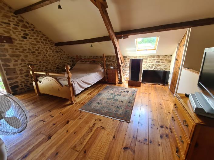 Image No.19-4 Bed House for sale
