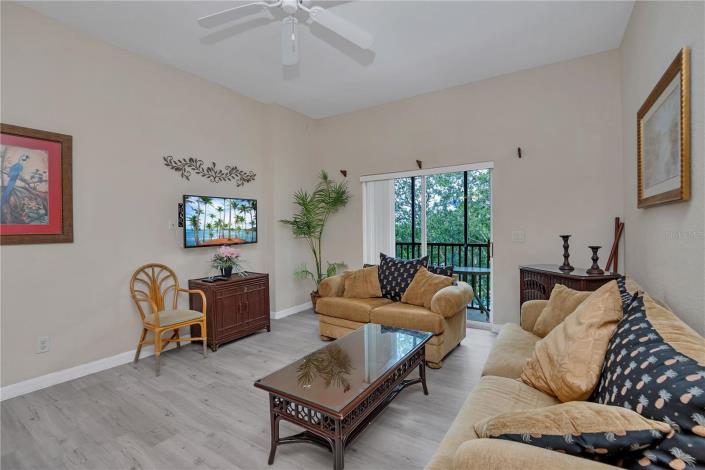 Image No.5-3 Bed Condo for sale