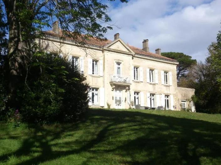 Image No.2-6 Bed Chateaux for sale