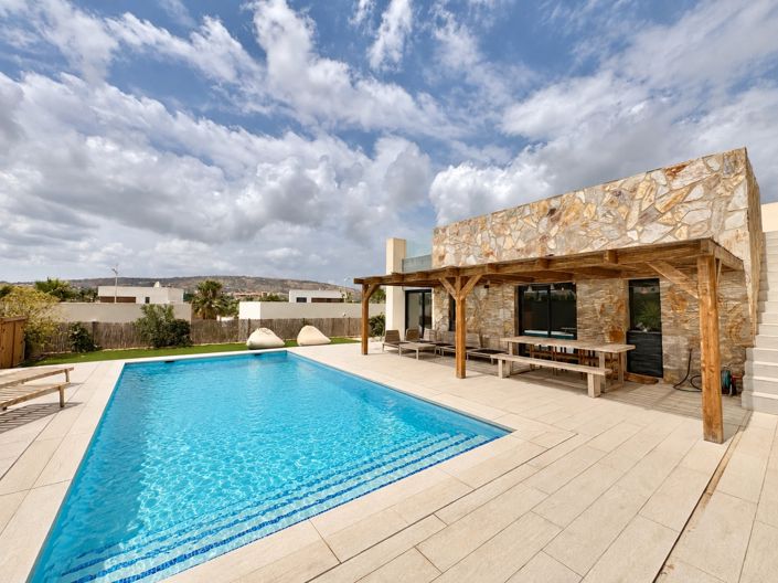 Image No.26-3 Bed Villa for sale