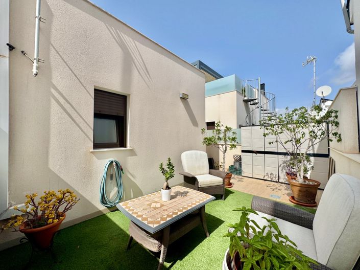Image No.12-3 Bed Townhouse for sale