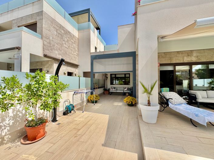 Image No.43-3 Bed Townhouse for sale