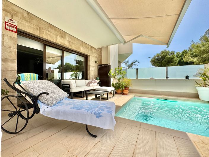 Image No.50-3 Bed Townhouse for sale
