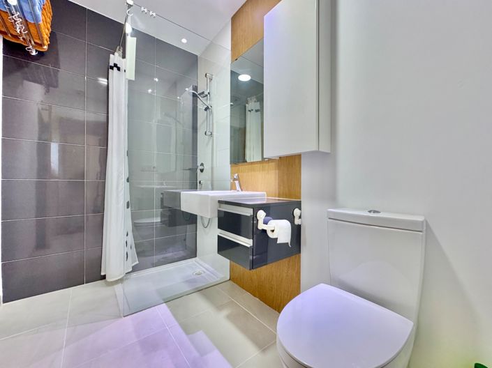 Image No.25-2 Bed Apartment for sale