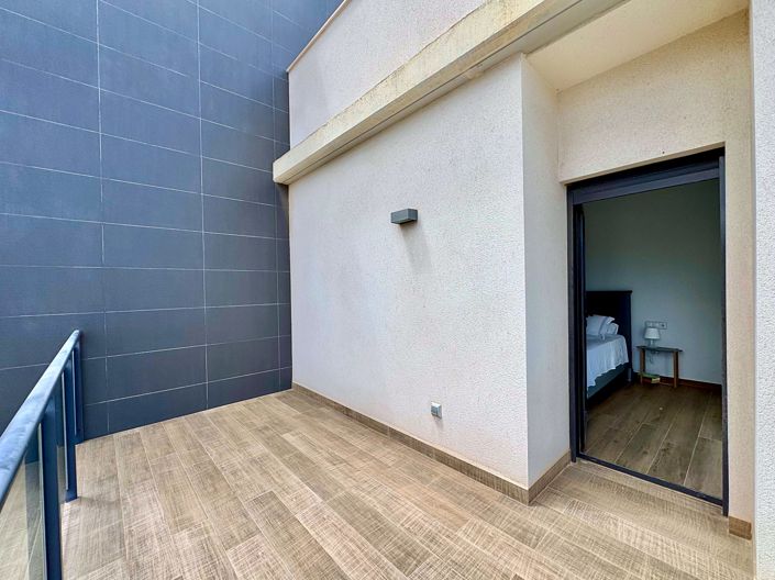 Image No.12-4 Bed Villa for sale