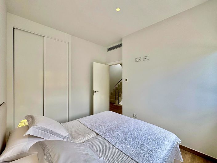 Image No.20-4 Bed Villa for sale