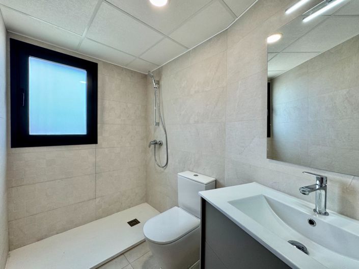 Image No.10-3 Bed Apartment for sale