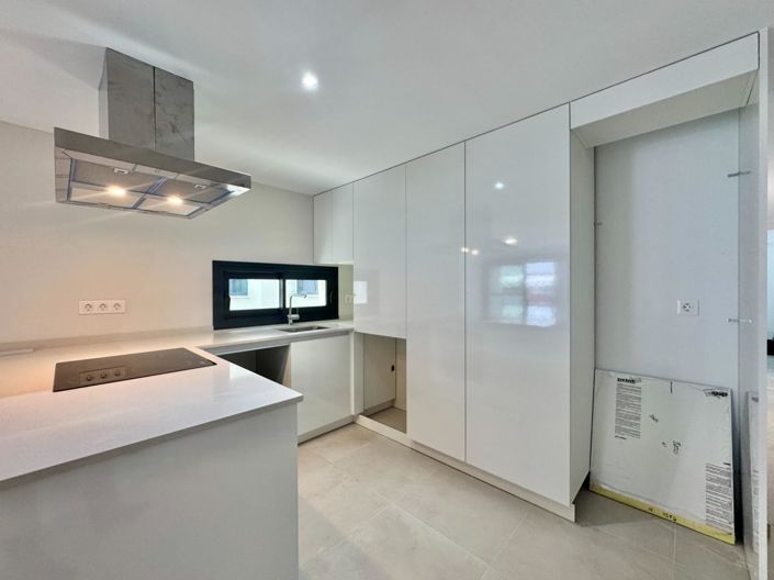 Image No.25-3 Bed Apartment for sale