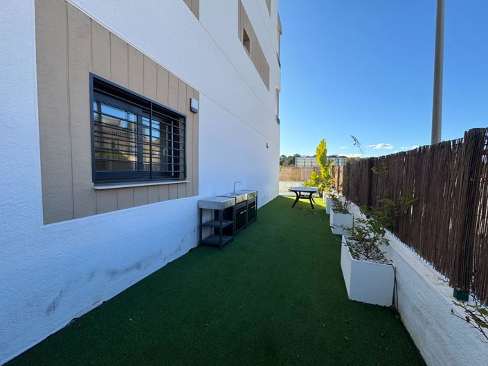 Image No.20-2 Bed Property for sale