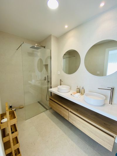 Image No.20-2 Bed Bungalow for sale