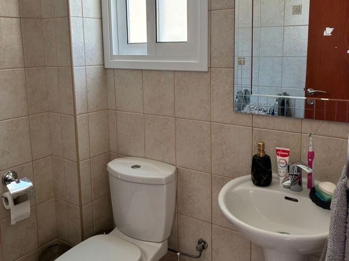 Image No.9-2 Bed Townhouse for sale