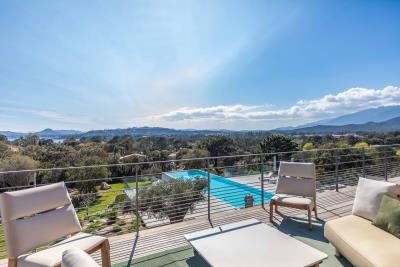 03-villa-legna-terrace-pool-gulf