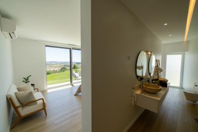 _AR44576-HDR