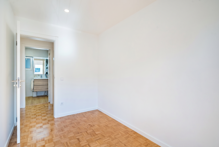Image No.12-3 Bed Apartment for sale