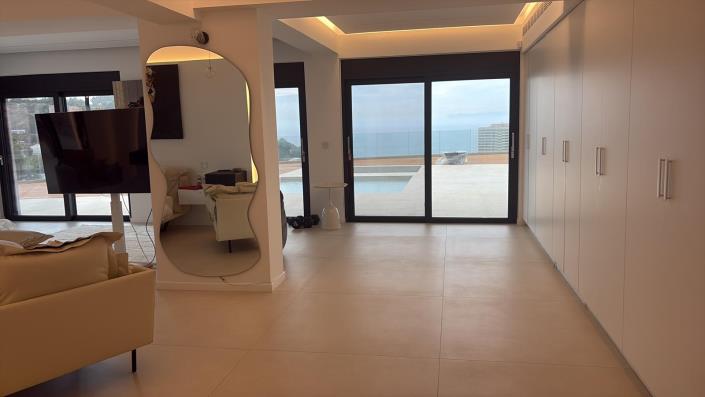 Image No.9-6 Bed Villa for sale