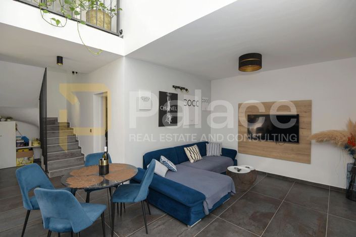 Image No.10-3 Bed House for sale