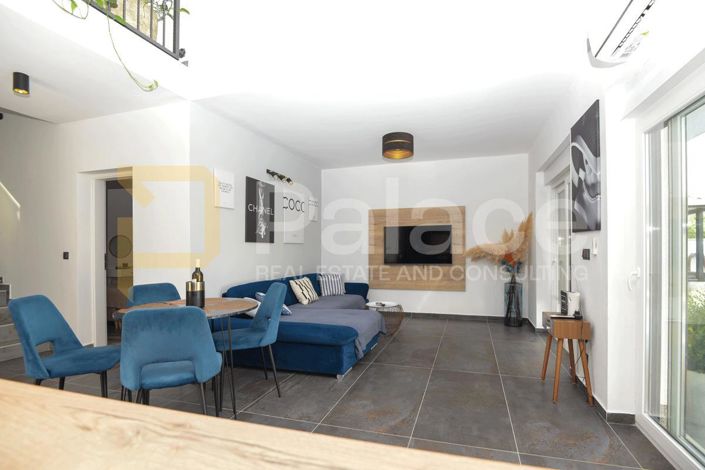 Image No.8-3 Bed House for sale