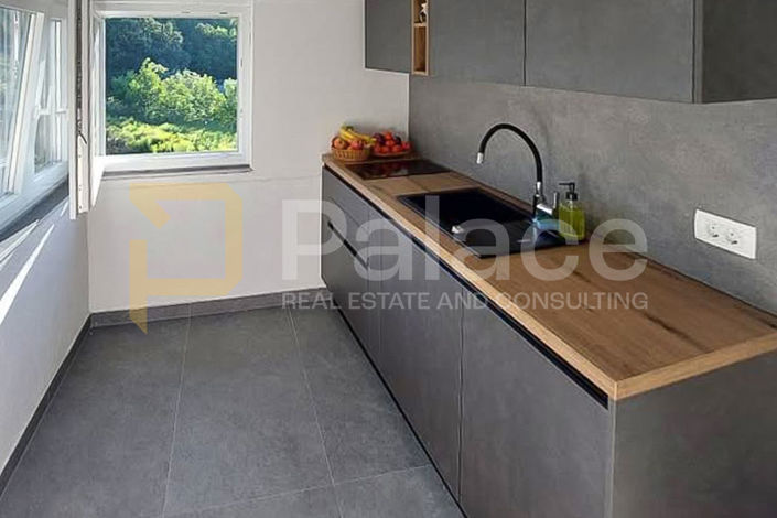 Image No.18-5 Bed House for sale