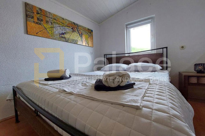Image No.7-5 Bed House for sale