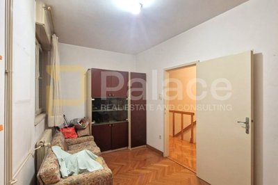 prilika-dvoetazan-komforan-stan-u-centru-sibenika-102-m2_15