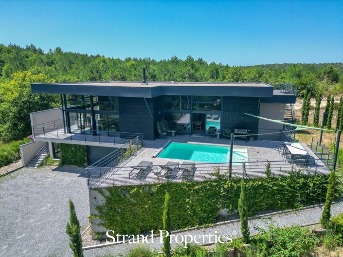 BISCARROSSE – New architect-designed villa with pool, on the golf estate