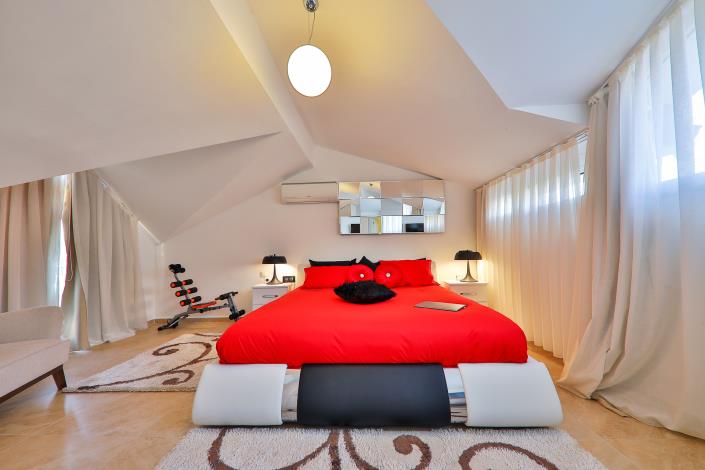 Image No.16-4 Bed Villa / Detached for sale
