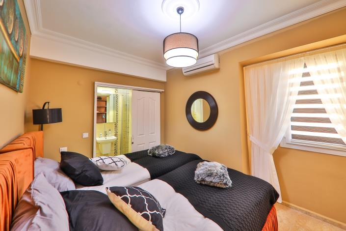 Image No.23-4 Bed Villa / Detached for sale